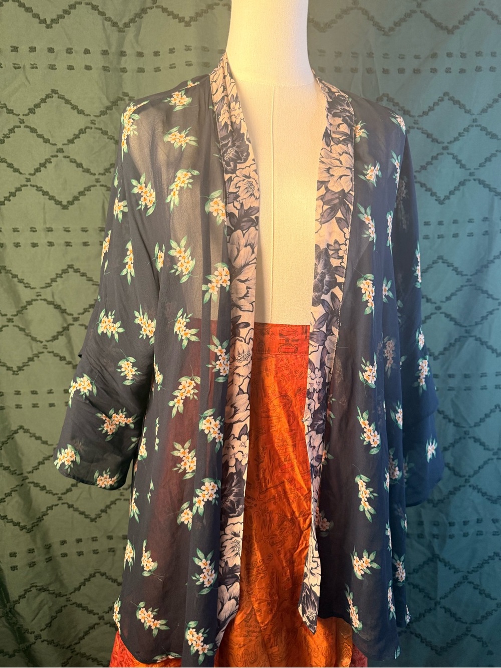 Johnny Was Navy Sheer Floral Kimono Jacket with White and Yellow Sprigs w/bag